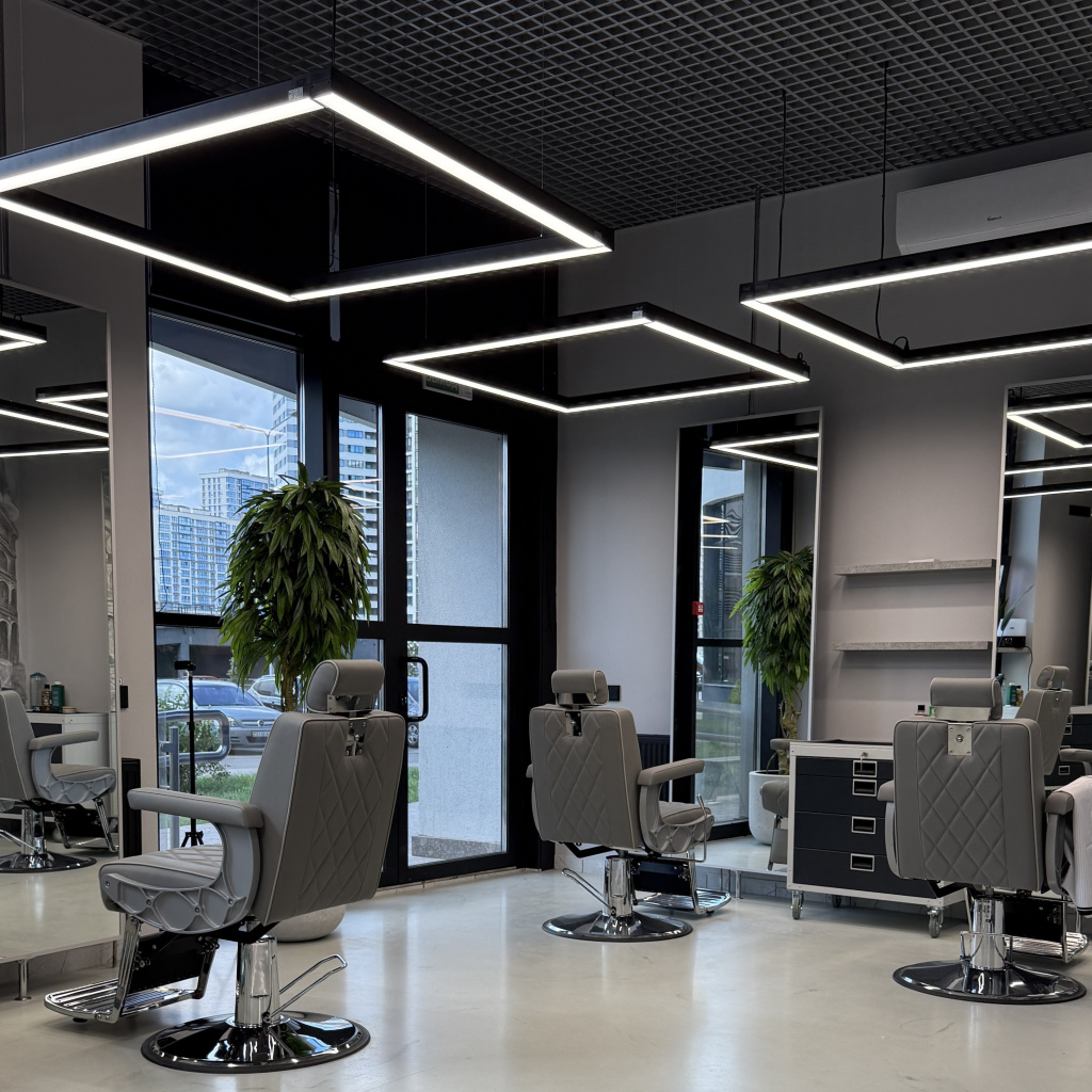 Барберкресло в интерьере барбершопа, вариант 2